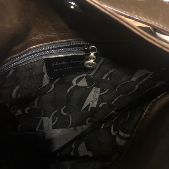 Salvatore Ferragamo Vintage brown Leather Vara shoulder bag. - Picture 6 of 6